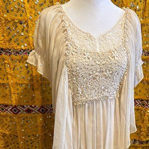 Katherine Size 6 Cream Sweater